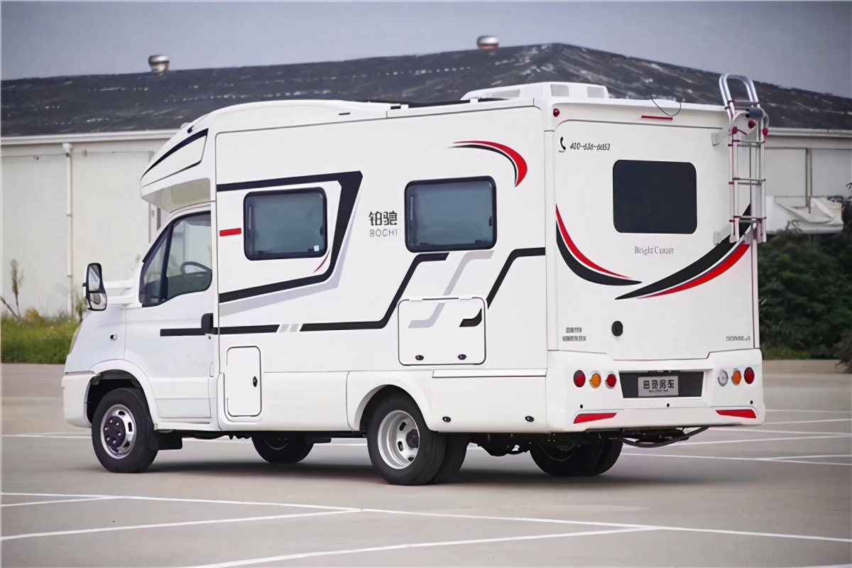 铂驰旅行家t型依维柯小额头房车;风阻低通过性更好