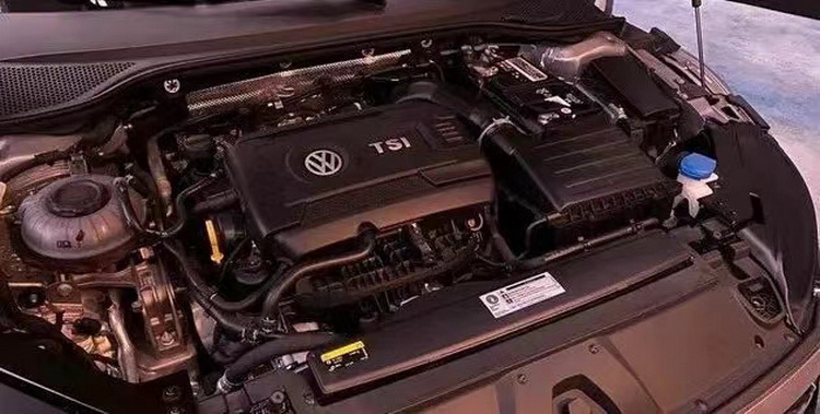 一汽-大众新CC/新CC猎装车上市 售价24.99万起