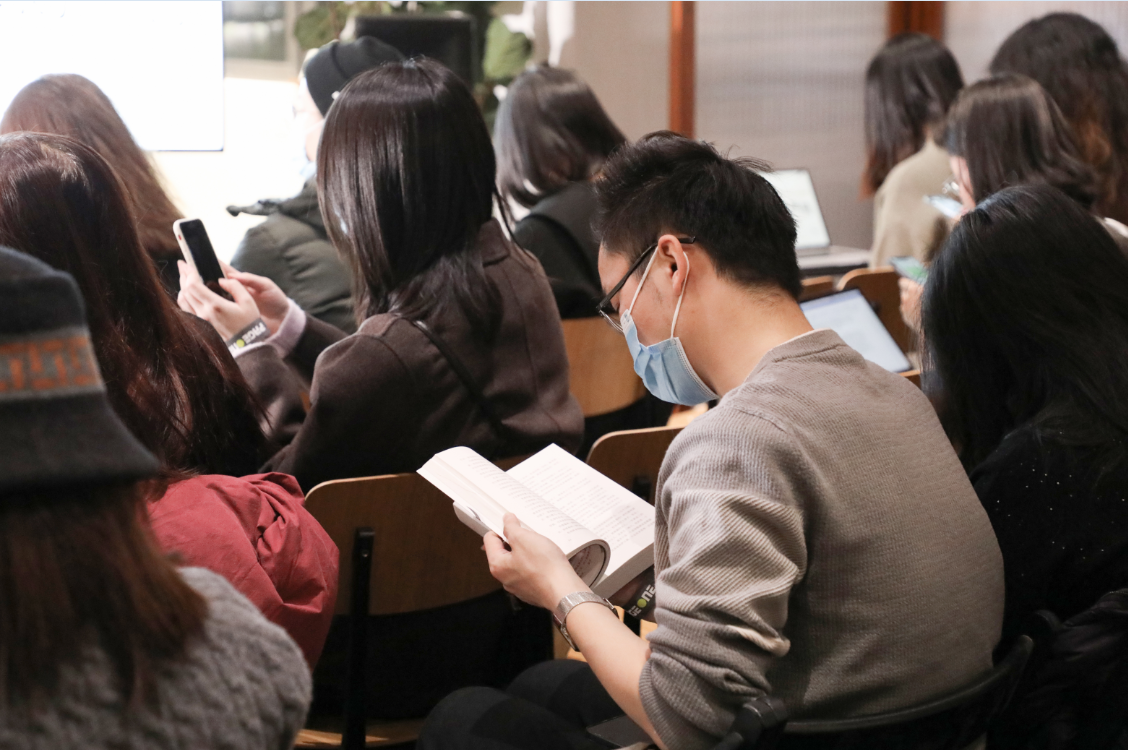 活动现场的读者