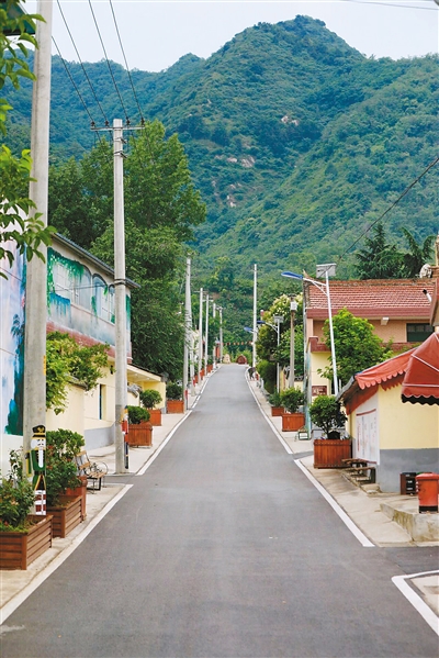 干净整洁的乡村道路(资料图片)