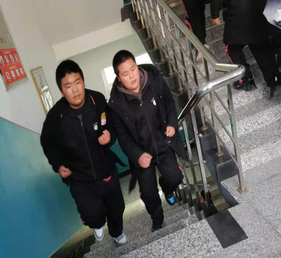 黑龙江省桦南县实验中学建立小胖墩瘦身社团