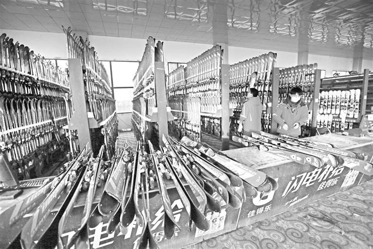 安宁滑雪场雪具大厅