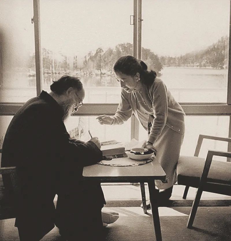 张大千与山田喜美子合影（1956 年于日本东京）