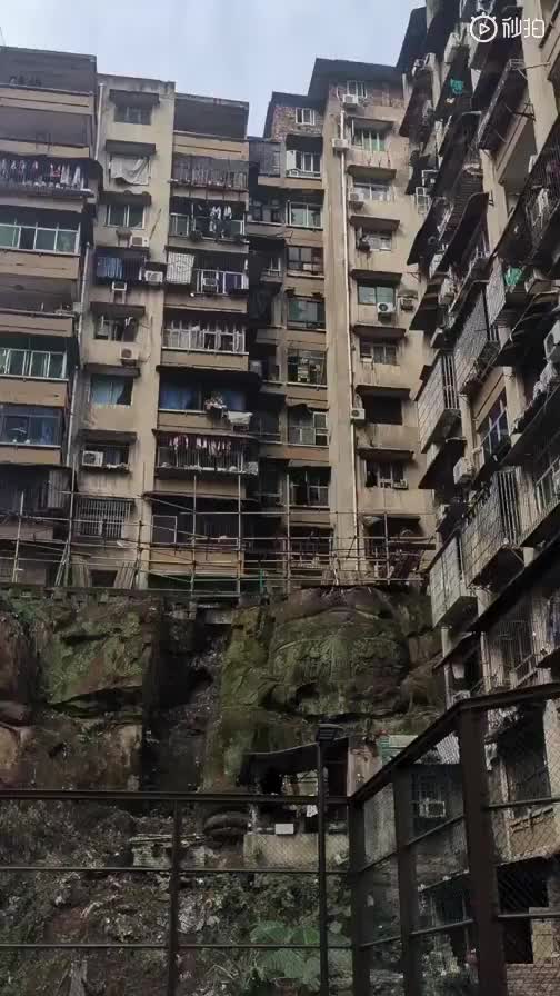 重庆南坪小区13米南宋无头巨佛：身上花纹清晰，正核实来历