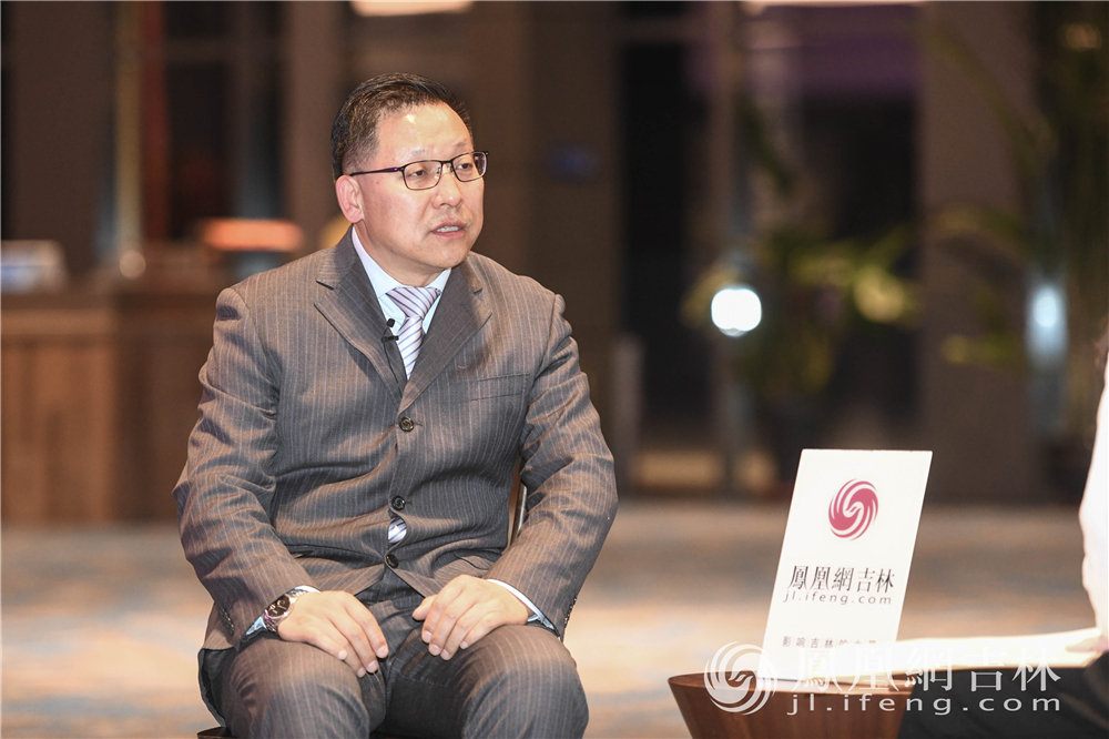 吉林省建设集团旅游开发公司总经理陈岩接受媒体采访。梁琪佳摄