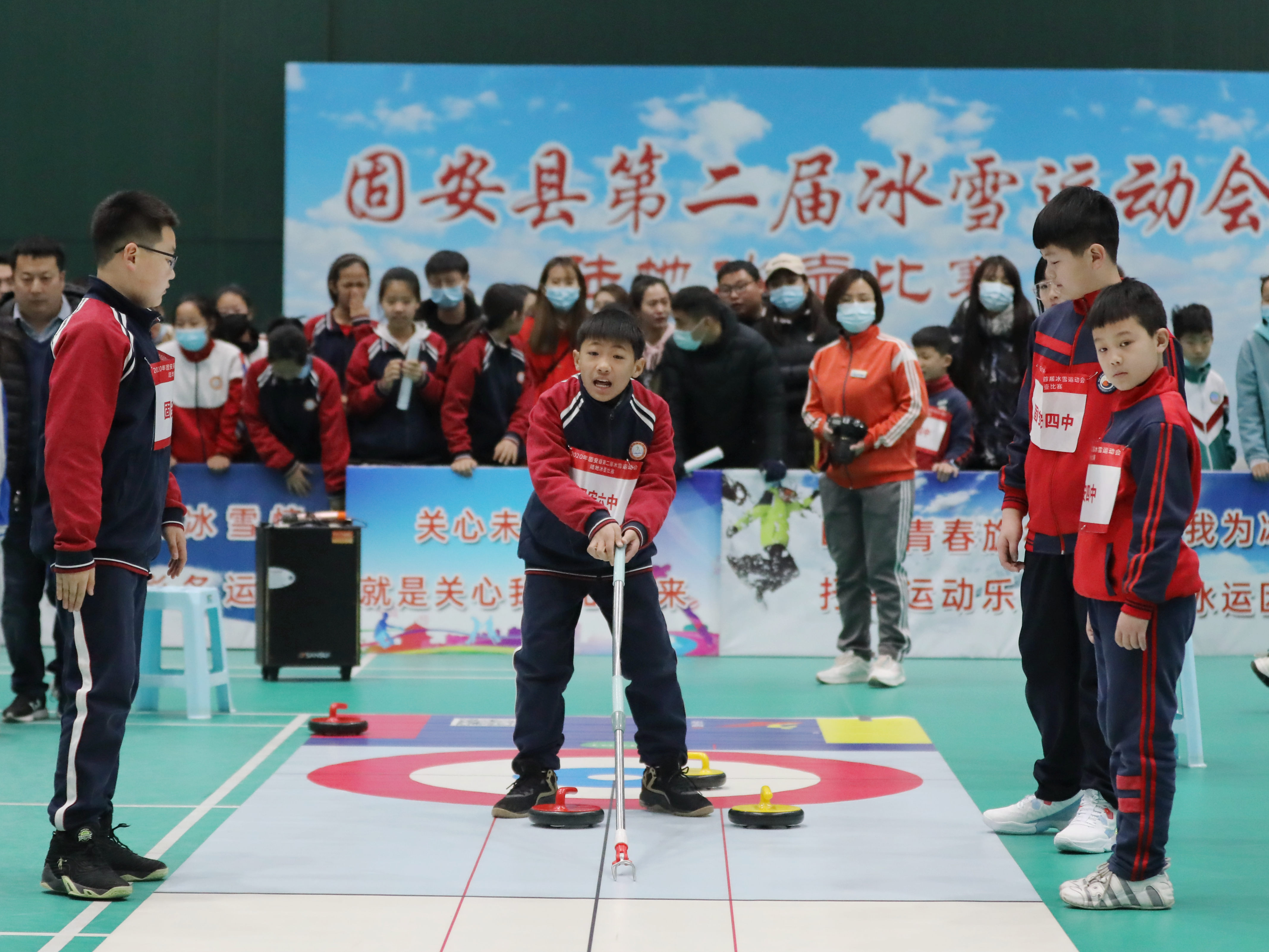 河北固安：感受冰雪运动魅力