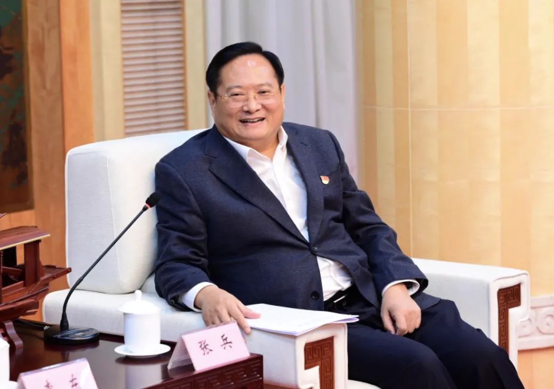 张兵会见那曲市色尼区党政代表团