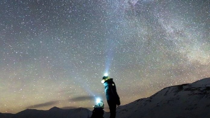 夜空中一颗会移动的星星,那不是不明物体,而是人造卫星_凤凰网