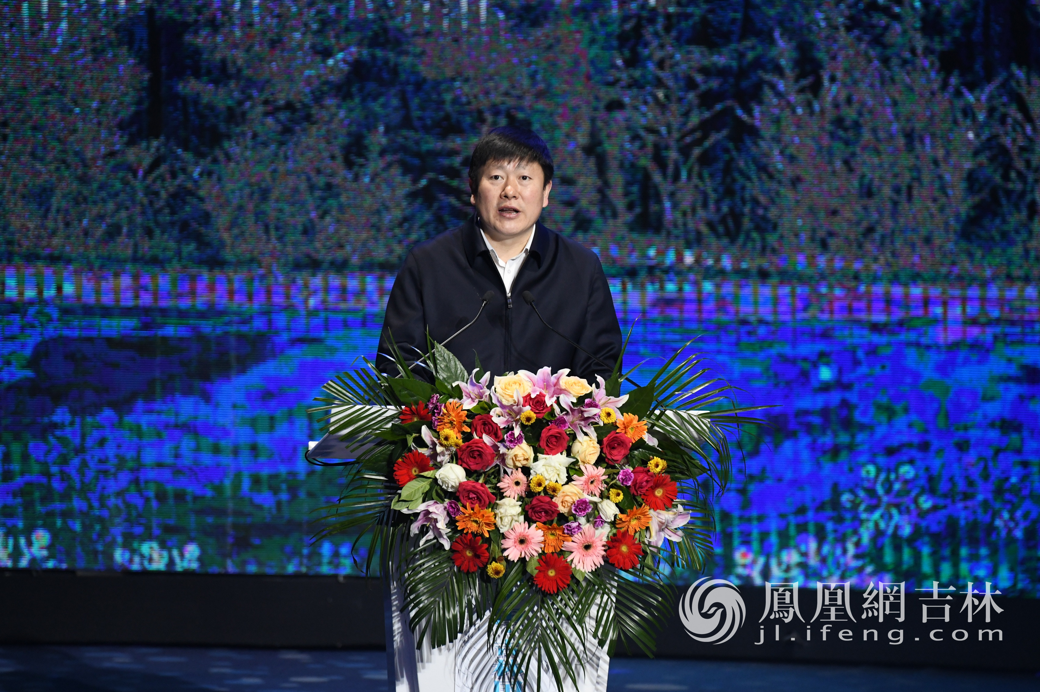 吉林市委书记、市长贺志亮在会上致辞。梁琪佳摄