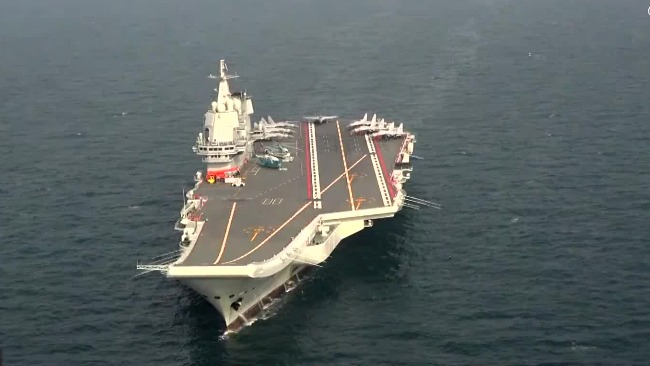 山东舰远海大洋训练画面曝光歼15舰载战斗机高频率起降