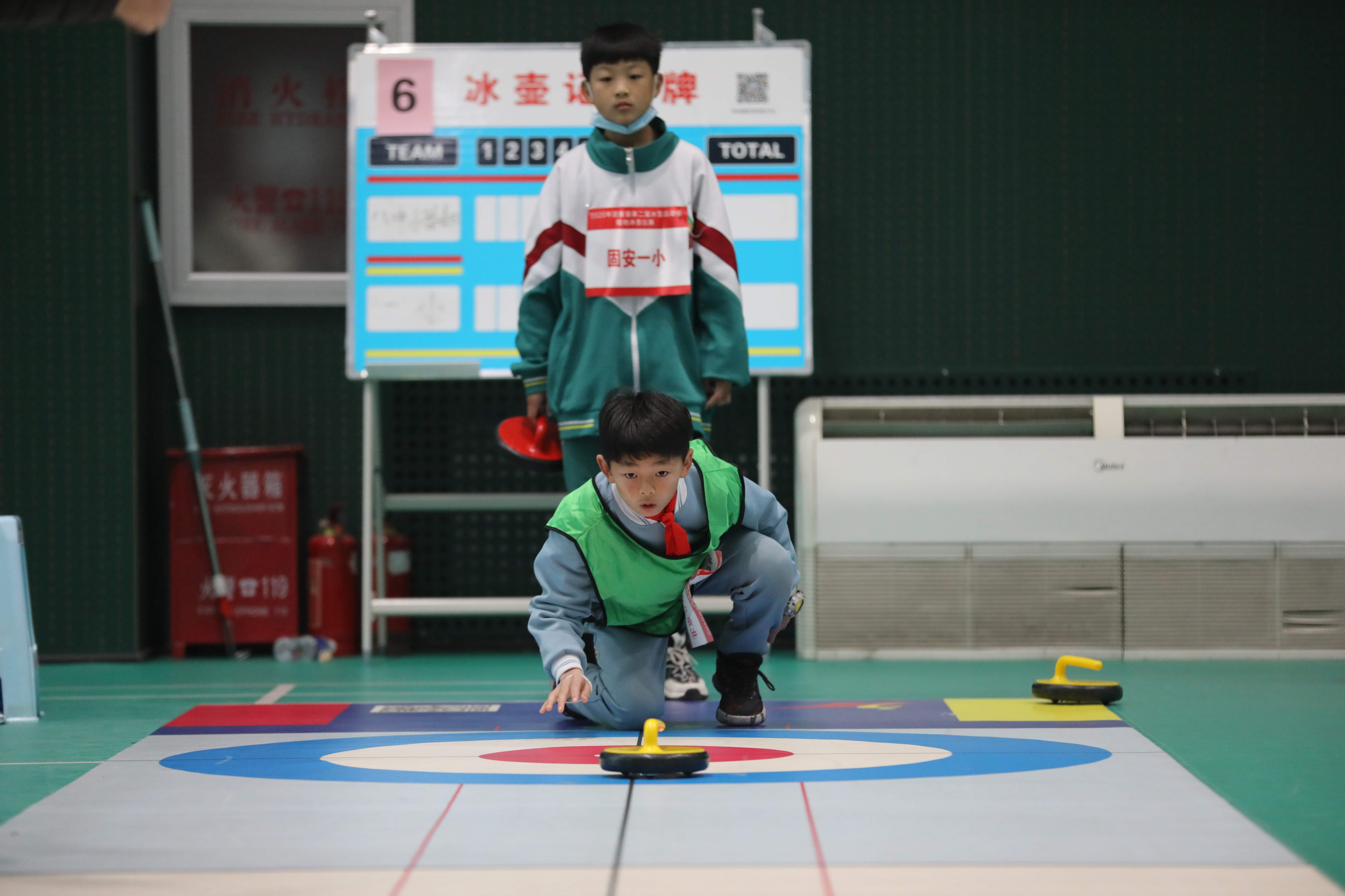 河北固安：感受冰雪运动魅力