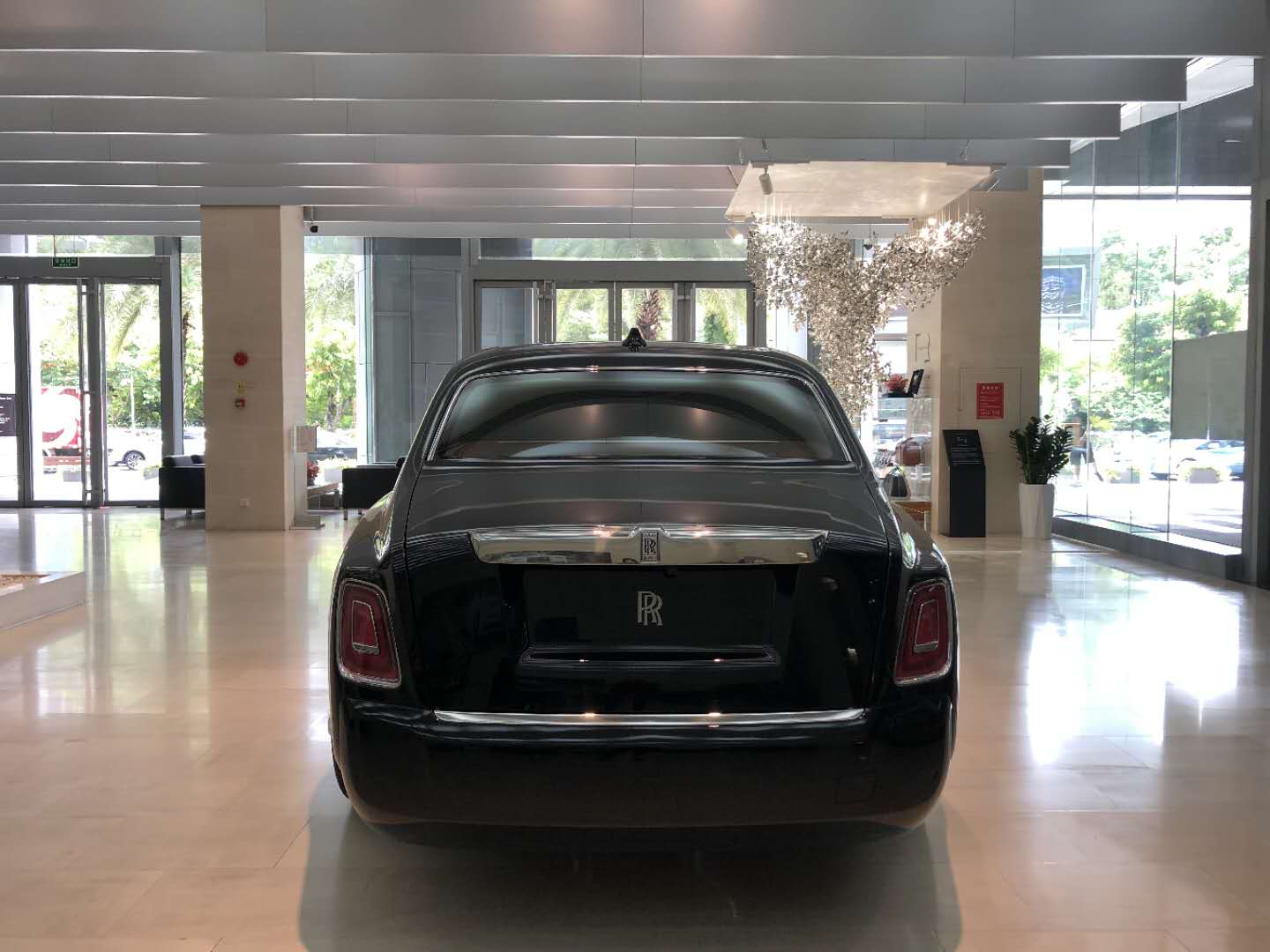 20款劳斯莱斯幻影加长双旦限时优惠30w_凤凰网汽车_凤凰网