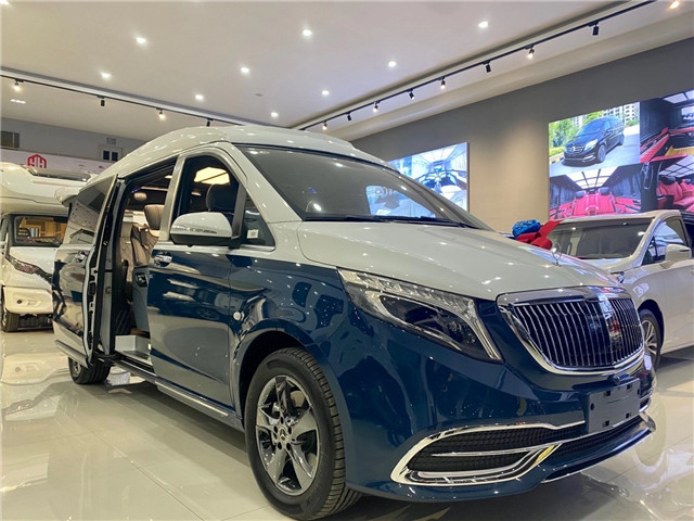 奔驰威霆高顶商务车,时尚蓝白双拼