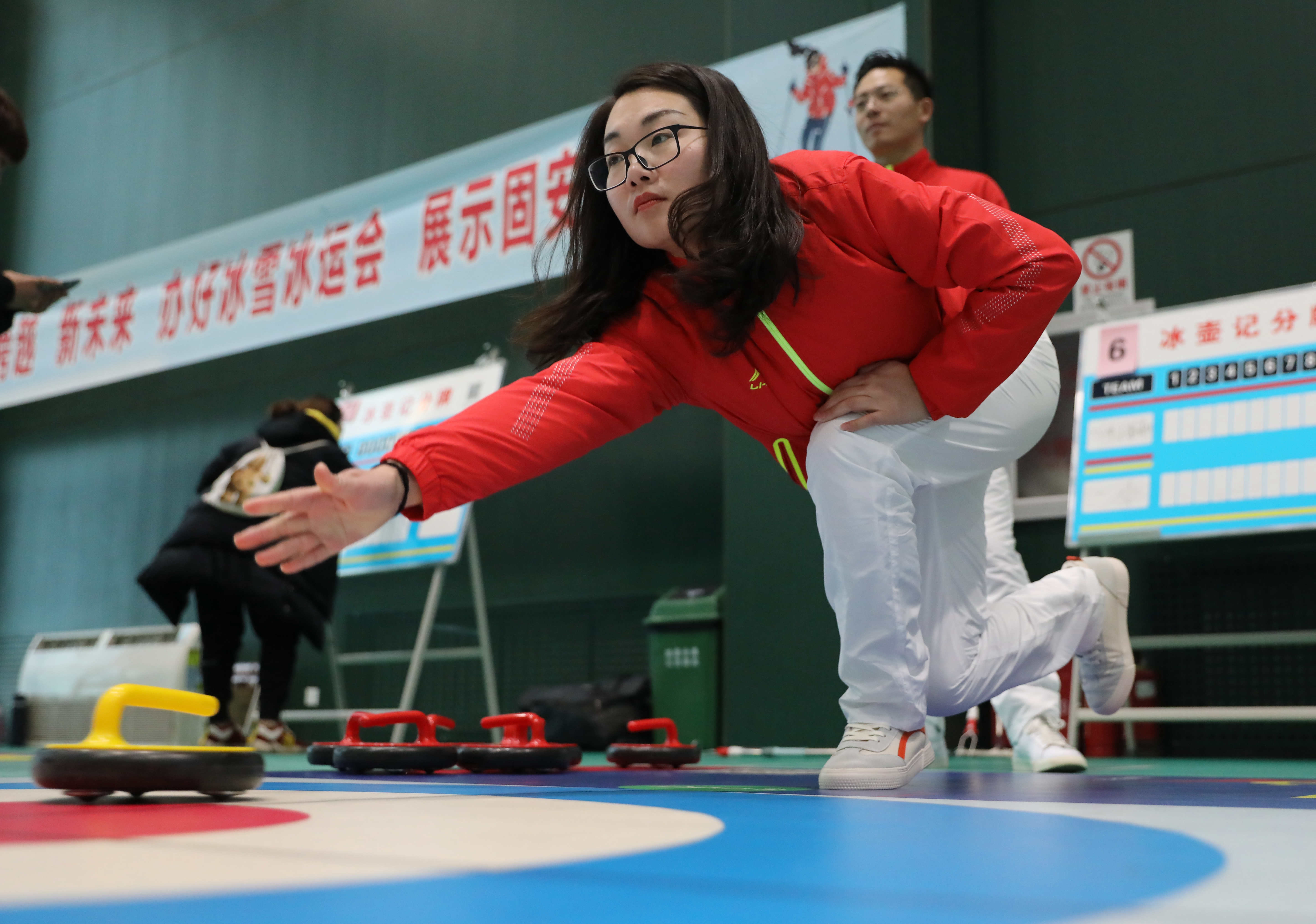 河北固安：感受冰雪运动魅力