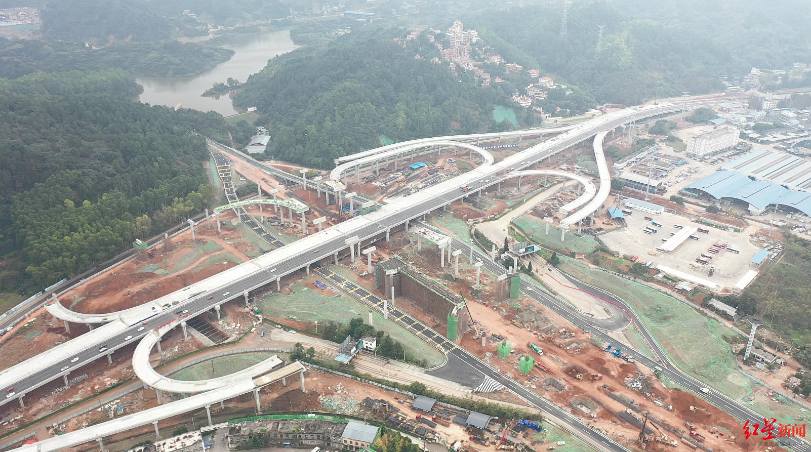 成都东西城市轴线五环右幅主线高架预计年底通车