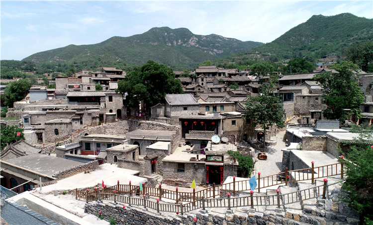 这是6月7日拍摄的石家庄市井陉县南障城镇大梁江古村落(无人机照片)。新华社发(梁子栋 摄)