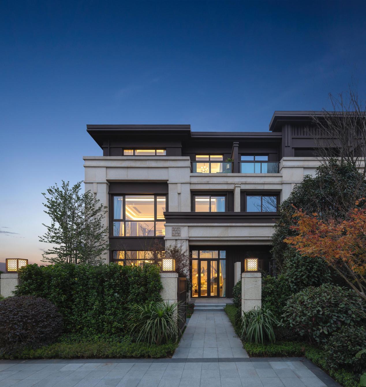 重庆资讯 楼盘快讯 金辉·长江铭著 | 一墅揽胜境,城芯里的临江别墅