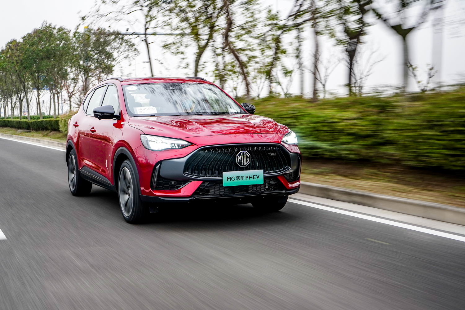 试驾mg领航phev,打破"三七定律",性能,功耗各有所得