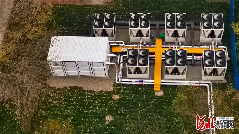 图为在邢台市宁晋县正式投用的以装配式智慧能源站模式实现的供冷供热项目。 国网河北综合能源服务有限公司供图