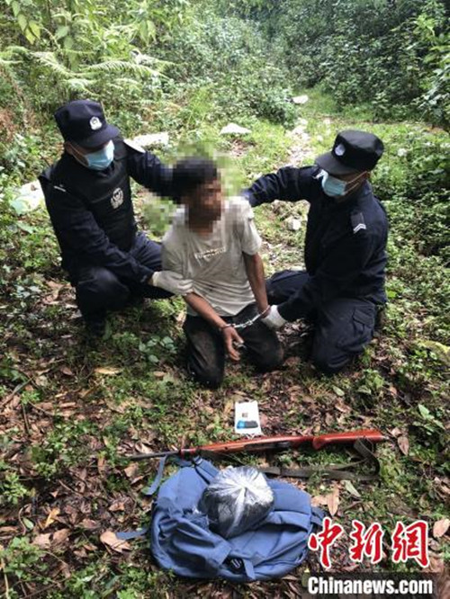 云南临沧边境管理支队缴获一支庞大跨境吸贩毒团伙