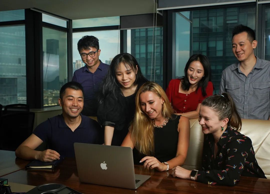 "国际友人在深圳"摄影展开幕