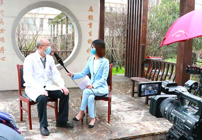 《溯源》栏目组走进复旦大学附属中山医院青浦分院