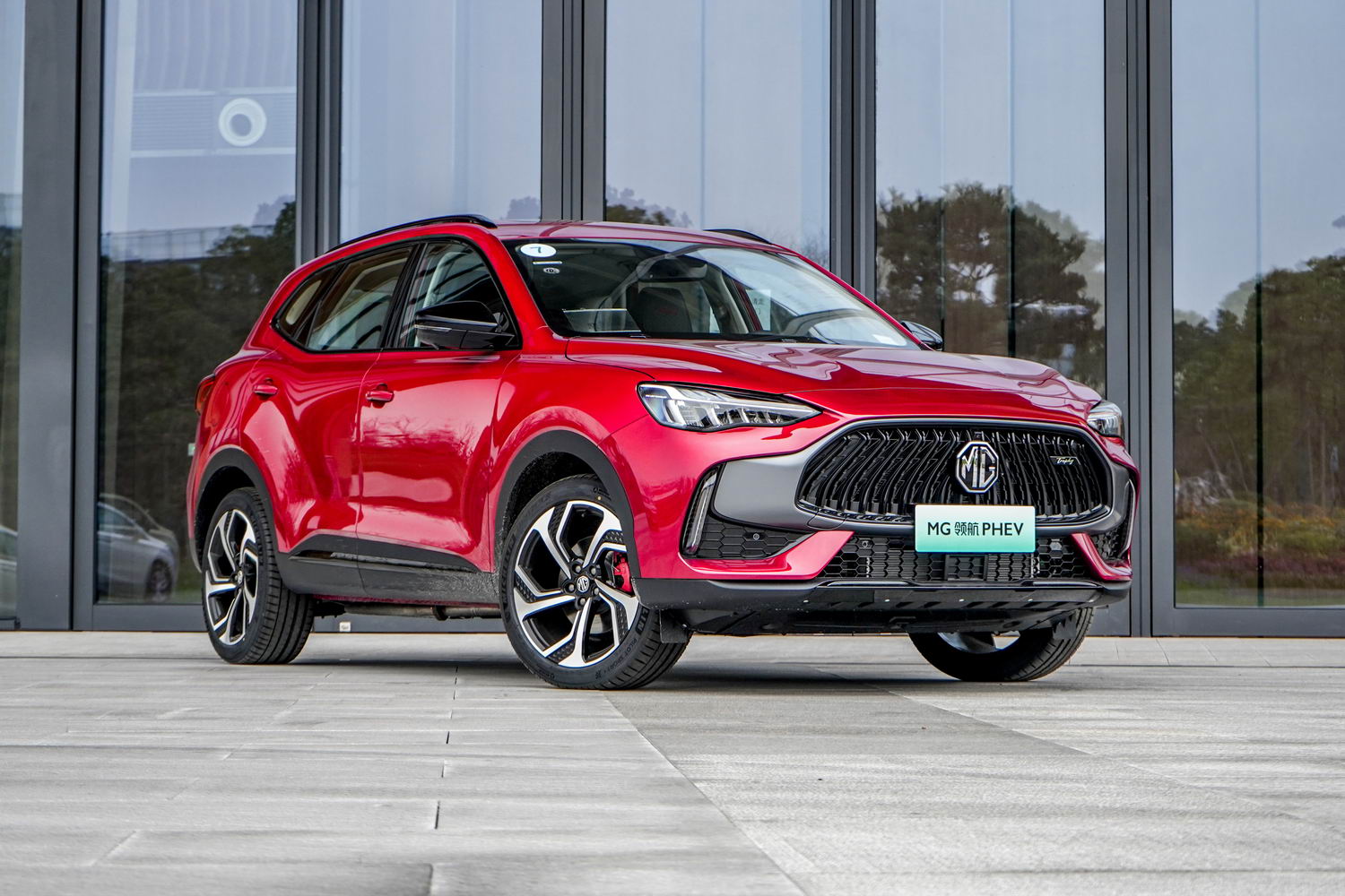 试驾mg领航phev,打破"三七定律",性能,功耗各有所得