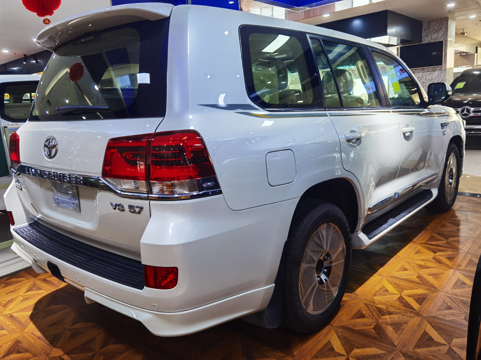 丰田兰德酷路泽5700大顶配落地价