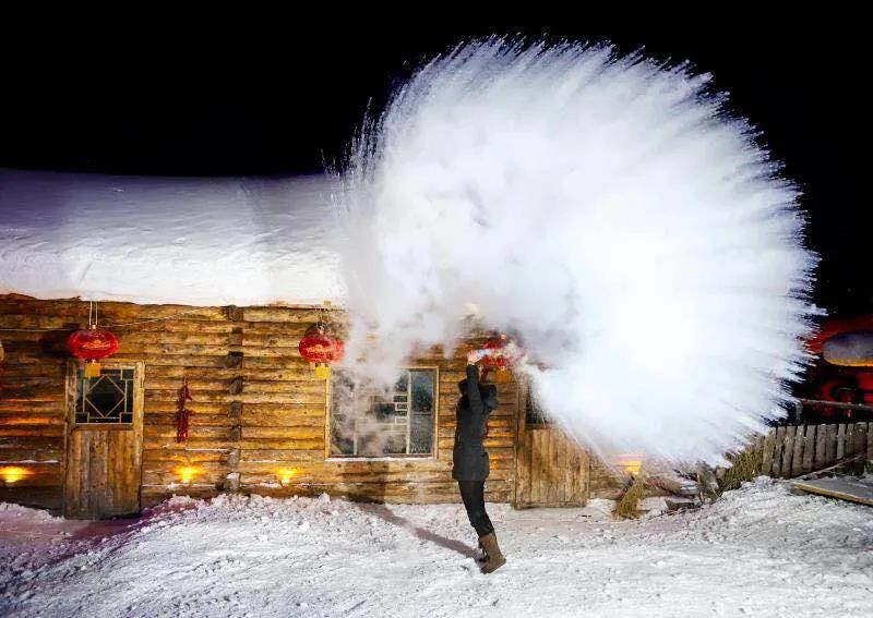 乘坐雪国列车，去漠河找北，挑战极寒！