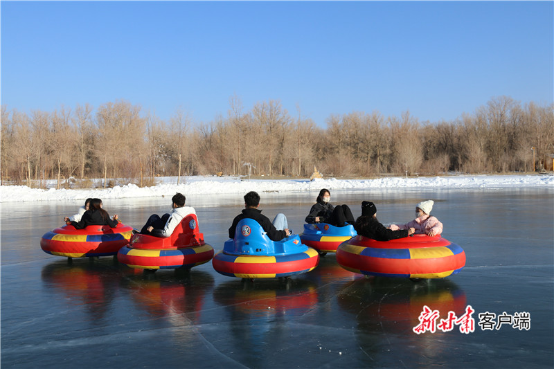 冰雪游玩项目受青睐
