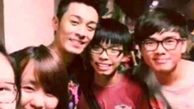 为何与黄之锋有亲密合影？香港艺人周柏豪回应