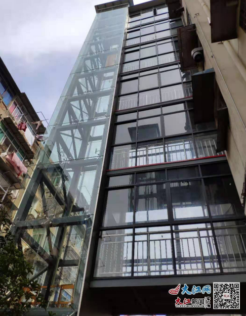 很多人走到3楼就累了,为此我们做梦都想加装一部电梯