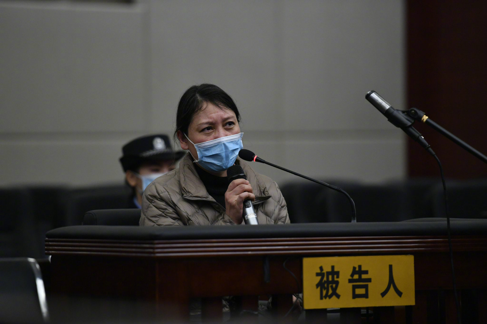 人民日报：劳荣枝法庭上称自己也是受害人，她是无知少女吗？