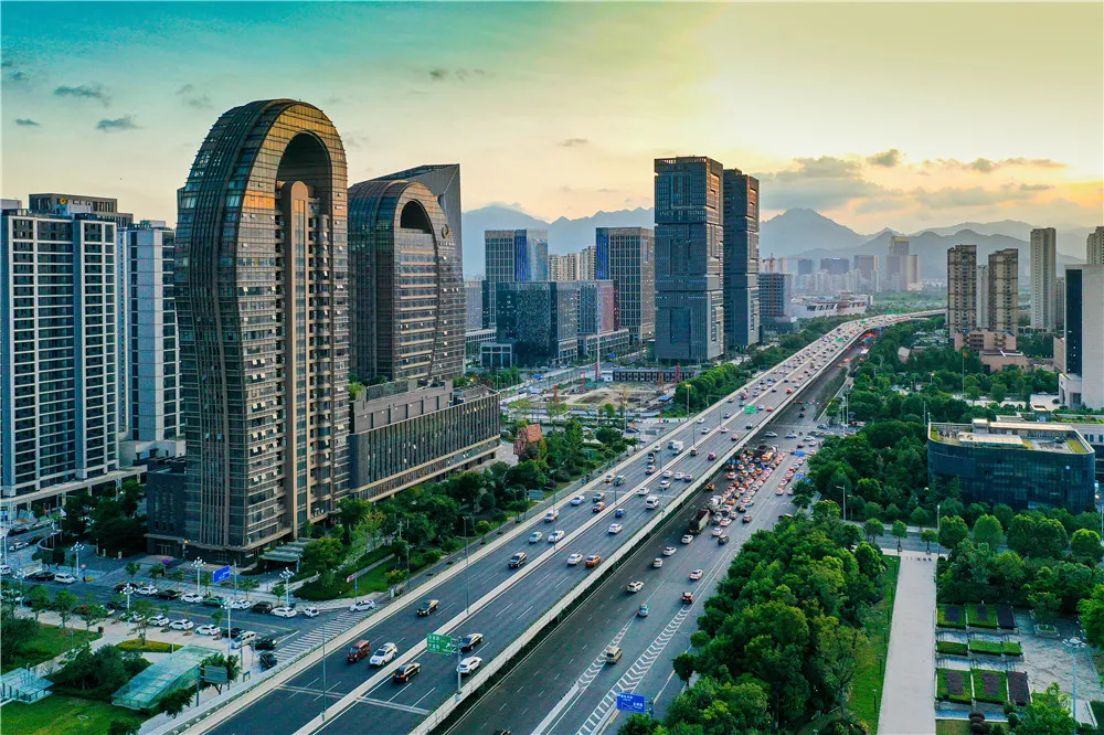 近年来，温州城市形象、功能、品质进一步得到提升。图为瓯海中心区。张品金 摄