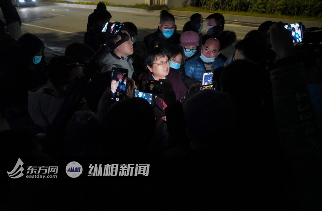 图：朱大红的代理律师刘静洁今日接受媒体采访
