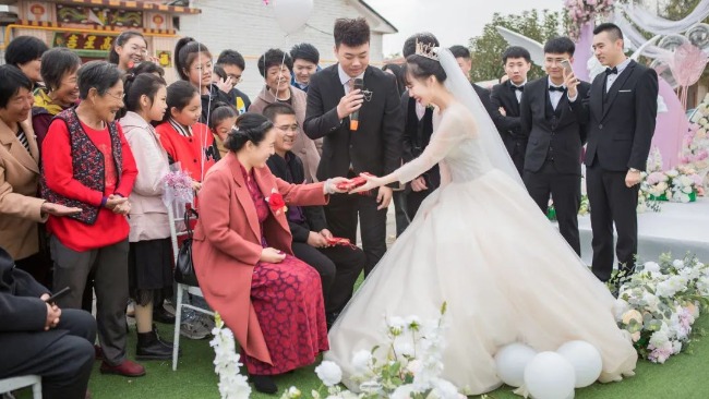 “两头婚”毁了什么?这就是年轻人越来越听话的真相_凤凰网