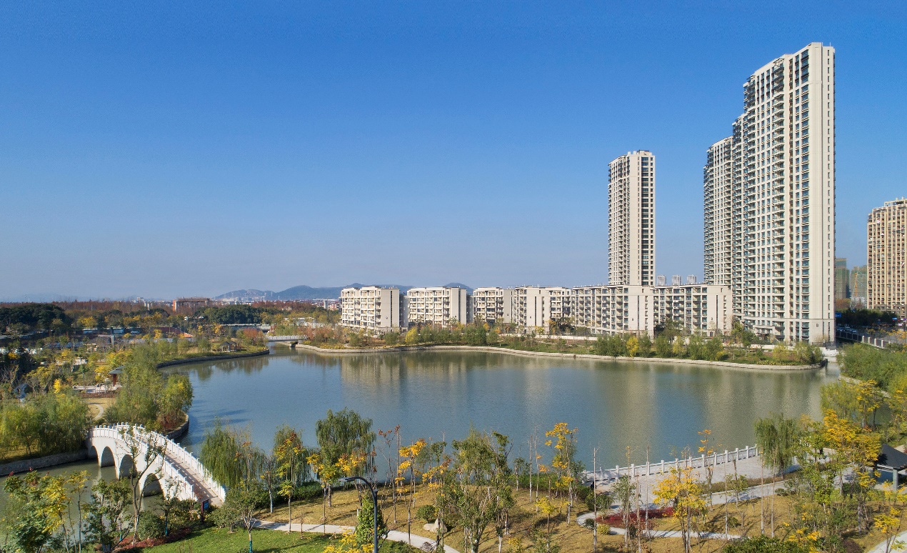 绿都·云和湖,首开售罄一炮而红,三次加推,三开三罄,以最低2.