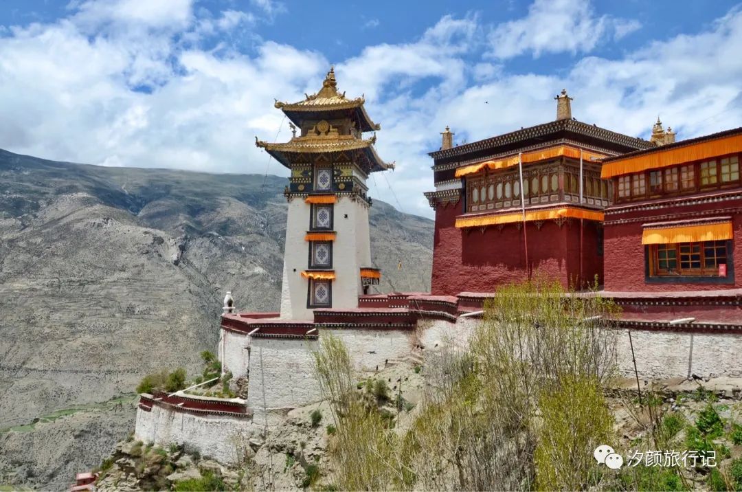 修建在悬崖上的寺庙