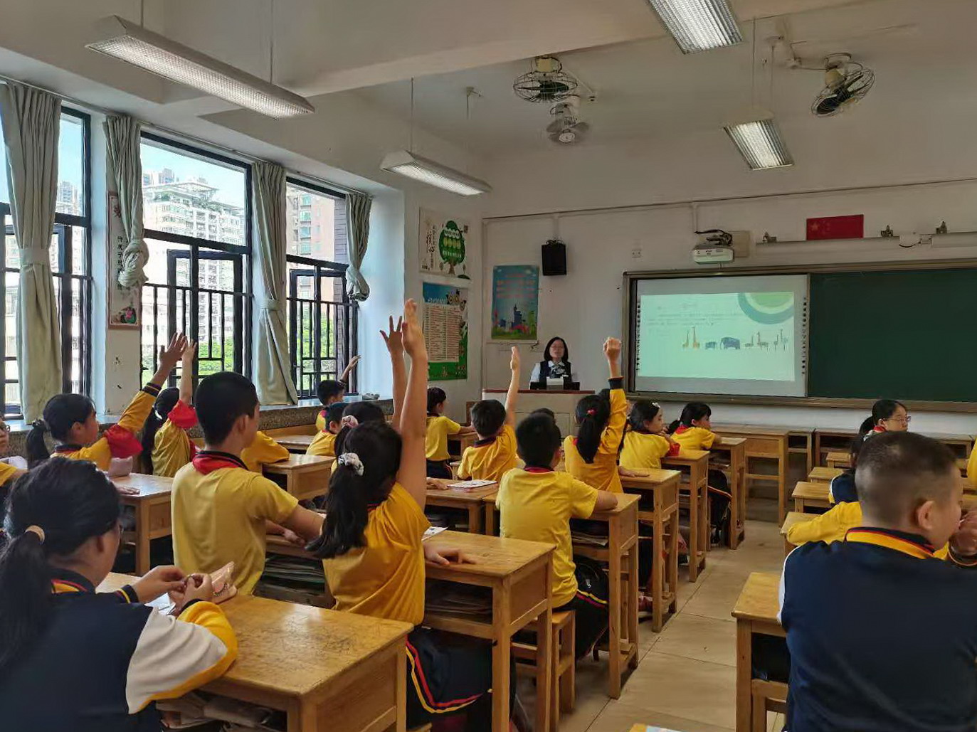 农行佛山分行走进铁军小学开展南粤金融春风化雨金融知识进校园活动