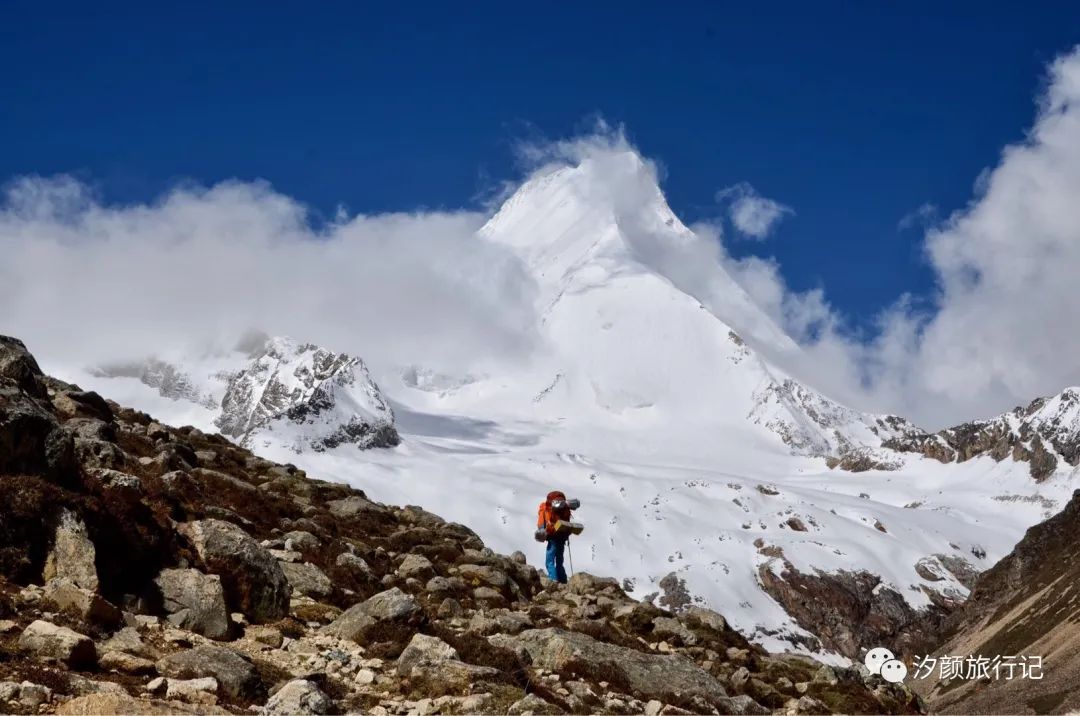 过拉卡日雪山
