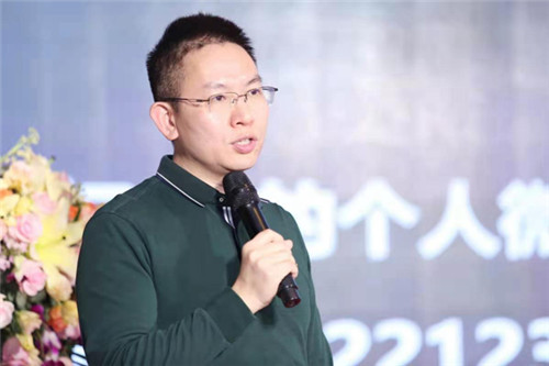 广东省卫生健康委网站与新媒体运维小组组长陈广泰授课