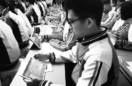 郑州市四十七中七年级20个班全覆盖智慧教育，师生免费配备平板电脑