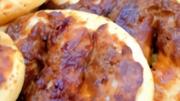 糖油饼：北京传统小吃，做好“红糖衣”是关键，酥软甜蜜比肉香