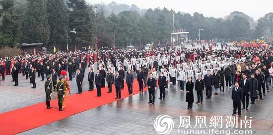 韶山:万人同吃福寿面 深情缅怀主席情