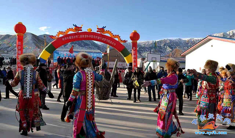 欢快的锅庄（资料图）