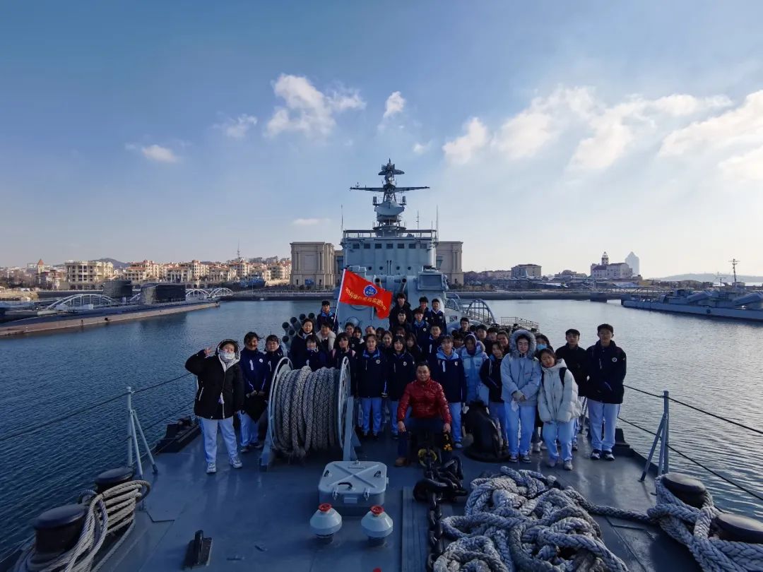 探尋海軍歷史弘揚愛國精神青島六十七中開展海軍博物館研學活動