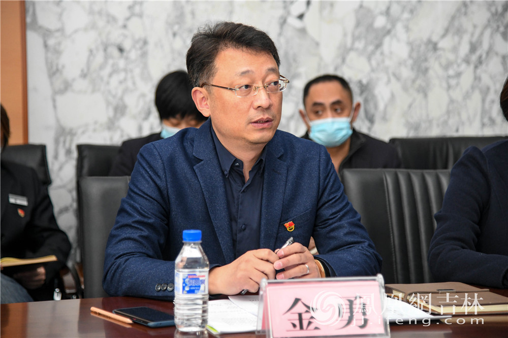 长春市图书馆党委书记,馆长金勇通报长春冰雪阅读季系列活动情况.