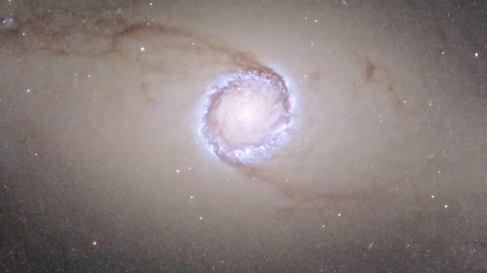 看！这就是哈勃望远镜拍摄的，最美最惊心动魄的星系与星云美图