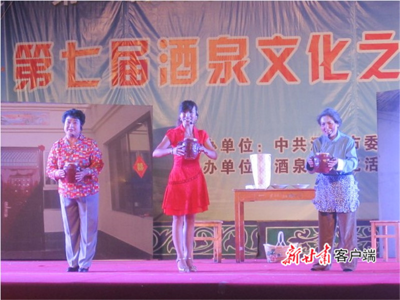 演出经典剧目《摔罐》（资料照片）