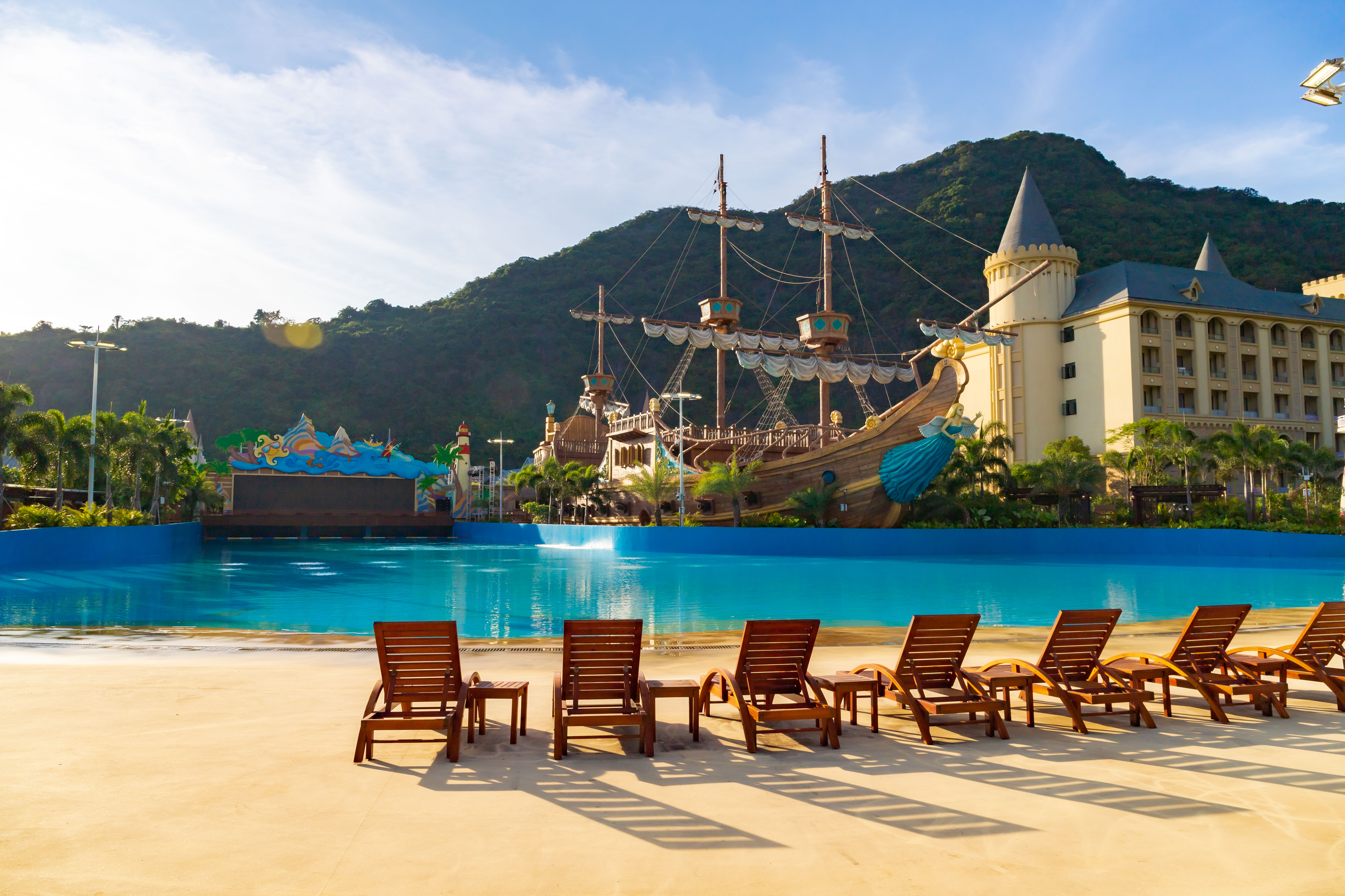 奥园英德巧克力王国英德泉林水世界